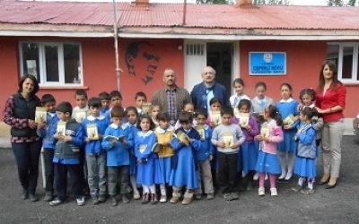 Yazarlar Köylerde Projemiz - Köy Okullarında Yazar Okur Buluşmaları